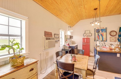 Fayetteville House | Large Yard + Pond: Fayetteville Rural Retreat