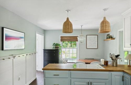 Lake Barcroft House | Large yard - Quiet area - 15 min to DC