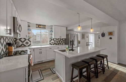 Walnut Grove House | Large10 bed Home! Boulder/Denver