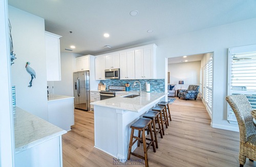 Highland Lake Estates Condo | Largest Waterfront Villa on Private, Gated Island - Panoramic Views - All Amenities
