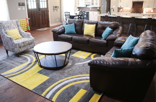 Aurora House | LargestRanchResort in DFW#PerfectforLargeGroups#Sleeps upto60#Pool#Pickleball