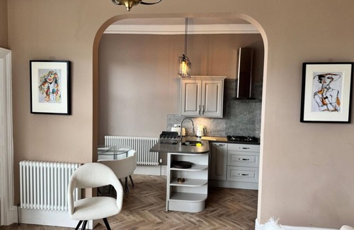 Largs Apartment | Largs Sandringham Apartment