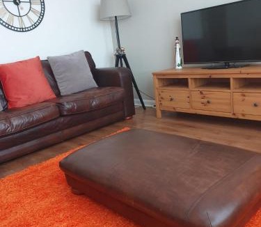 Largs Apartment | Largs stay With Private parking