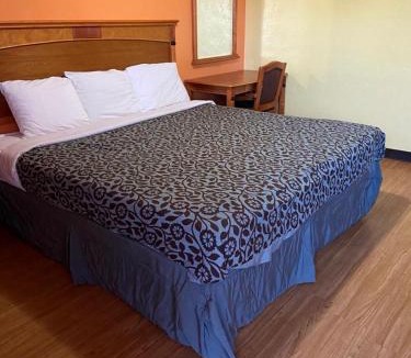 Moriarty Hotel | Lariat Motel