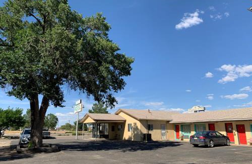 Moriarty Hotel | Lariat Motel