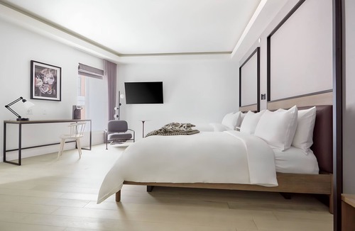 Central Square Hotel | Lark Hotels 907 Main