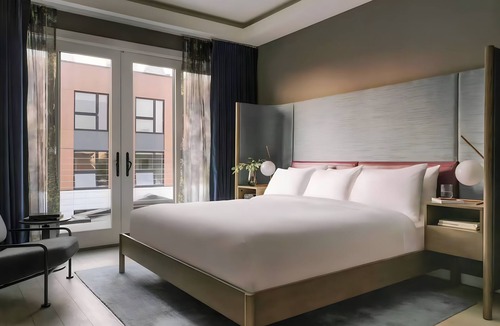 Central Square Hotel | Lark Hotels 907 Main