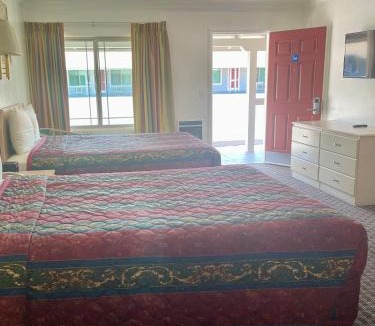 Willits Hotel | Lark Motel Willits