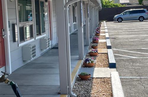 Willits Hotel | Lark Motel Willits