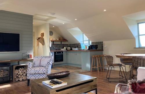 Teffont Evias Apartment | Larkham Loft