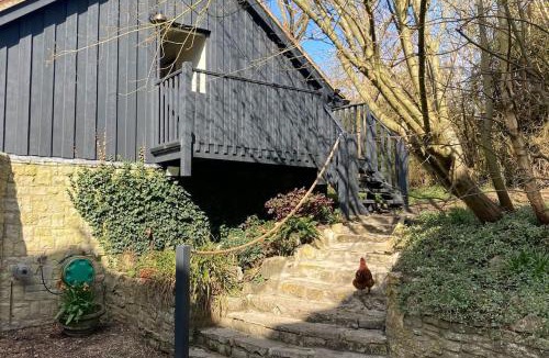 Teffont Evias Apartment | Larkham Loft