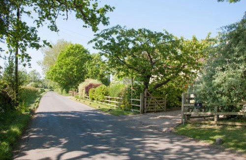 Saintbury Bed & Breakfast | Larkrise Cottage Bed And Breakfast