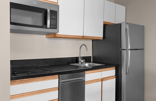 Milpitas Hotel | Larkspur Landing Extended Stay Suites Milpitas