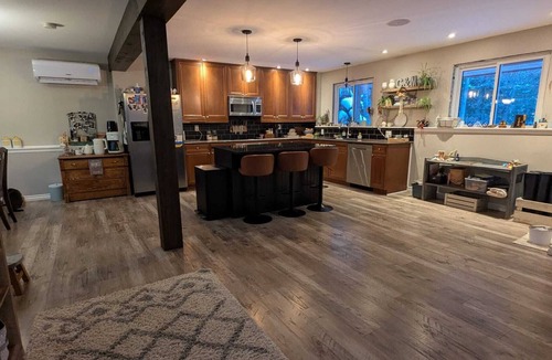 South Bruce Peninsula House | Larkwhistle |SAUNA| CHICKENS |Near BEACHES
