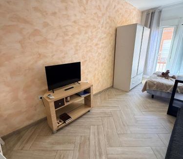 San Martin de la Vega Apartment | LARRA LA MEJOR OPCION PARA VER LA WARNER