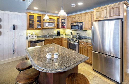 Two Harbors Hotel | Larsmont Cottages