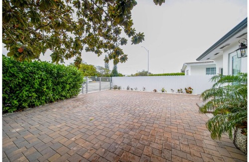 Coral Terrace House | Las Arboleda
