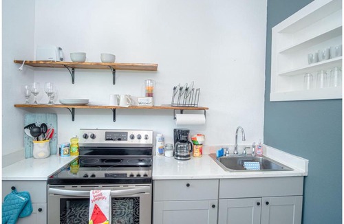 Southtown Apartment | Las Carolinas Cozy #3