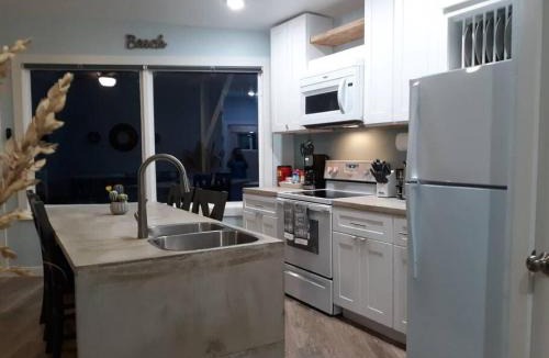 Port Lavaca Ski Chalet | Las Casitas on Magnolia Beach - Casita A
