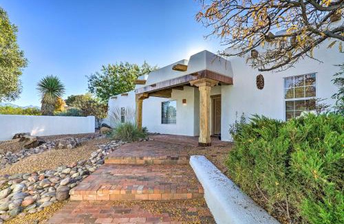 Mesilla Park House | Las Cruces Home La Casa Blanca with Courtyard