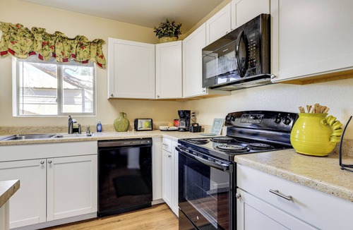 Las Cruces House | Las Cruces Home w/Fenced Yard: Recently Remodeled