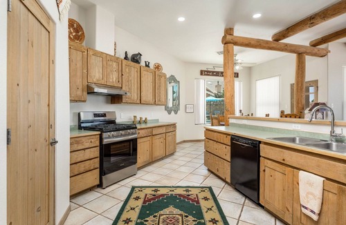 Las Cruces House | Las Cruces Luxury Retreat - Private Pool & Fireplace