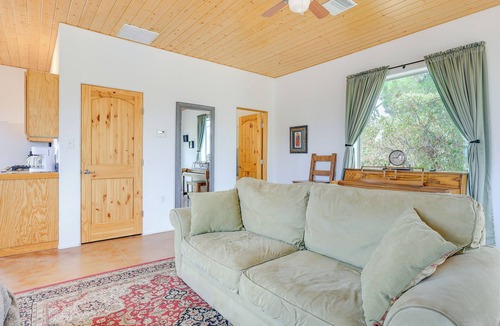 Mesilla Park Apartment | Las Cruces Studio ~ 3 Mi to NMSU!