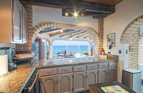 Las Gaviotas House | Las Gaviotas Front Row