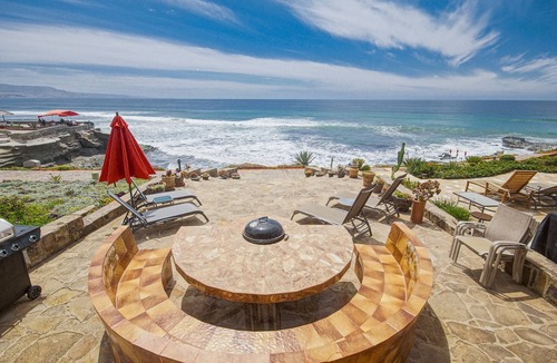 Las Gaviotas House | Las Gaviotas Front Row