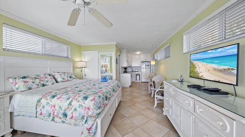 Longboat Key Apartment | Las Hermanas 1
