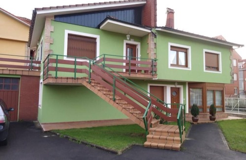 Castaneda House | Las Higueras. House with garden.