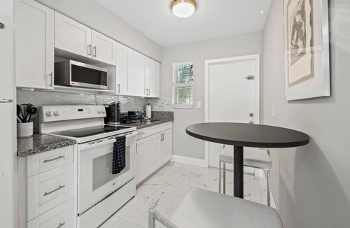 Sailboat Bend House | Las Olas Beachside Bliss
