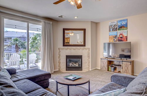St. George Condo | Las Palmas All Inclusive Amenities Resort | 3 bathrooms | Plush New Carpet | Poolside | 1708