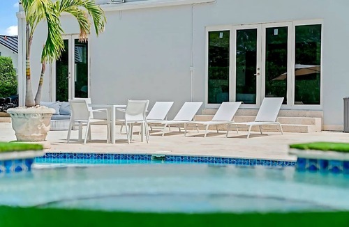 Tamiami House | Las Palmeras