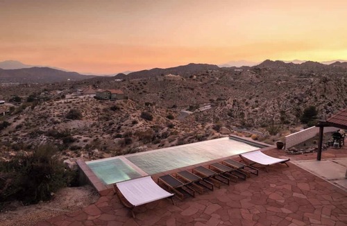 Yucca Valley House | Las Rocas Hilltop Escape, Infinity Pool, Spa