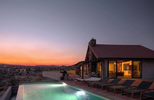 Yucca Valley House | Las Rocas Hilltop Escape, Infinity Pool, Spa