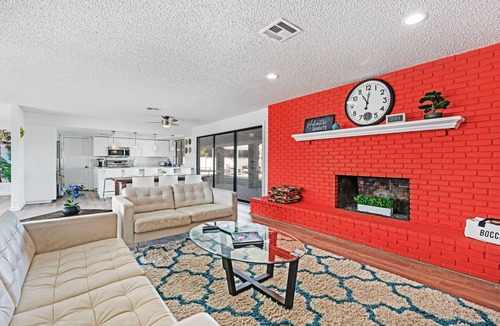 Southfork House | Las Vegas Dream House with Backyard Oasis