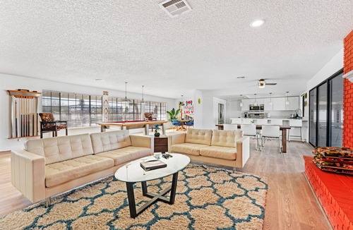 Southfork House | Las Vegas Dream House with Backyard Oasis