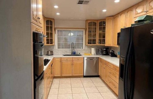 Paradise House | Las Vegas Luxury House, 4BD 3BA, Sleeps 12, Pool