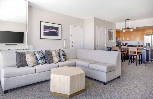 Las Vegas Condo | Las Vegas | Pool & Strip Access | Contemporary City Stay