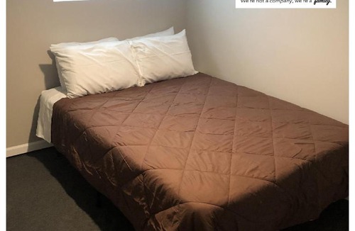 Roseland Hostel | LaSalle Lodge II