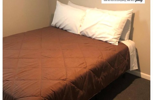 Roseland Hostel | LaSalle Lodge II