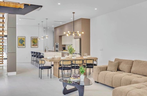 Lake Ridge House | LasOlas-8 BD Two Pool-BBQ-Games