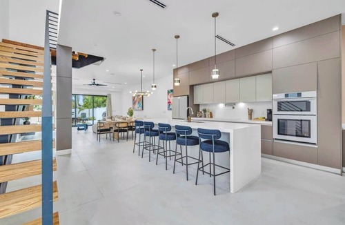 Lake Ridge House | LasOlas-8 BD Two Pool-BBQ-Games