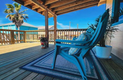 Cedar Lane House | Last Cast at the Y - Lighted Private Pier - nCaney Creek Fishing - Sargent TX