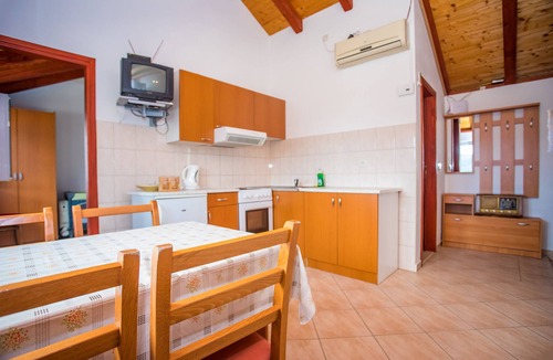 Gata House | LAST MINUTE Farmer's houses for 8 persons with big nice pool