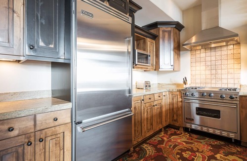 North Park City Condo | Last-Minute Savings! Penthouse with Ski-in/Ski-out Access and Private Hot Tub!