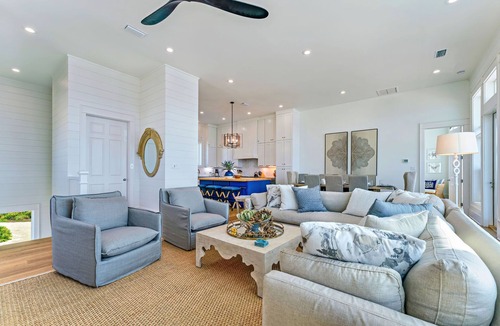 Plantation House | Last minute days left for April!