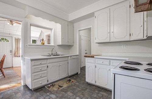 South Haven House | Last Weekend in May Available!