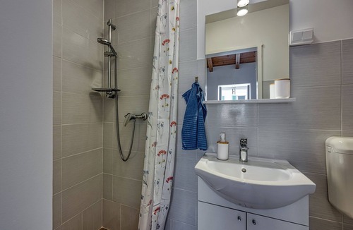 Cove Murtar Hotel | Lasta 25 Lošinj Town Twin Room, Mali Lošinj, Croatia